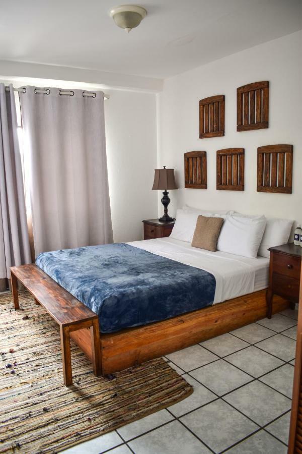 Cinco Hotel B&B San Salvador Esterno foto